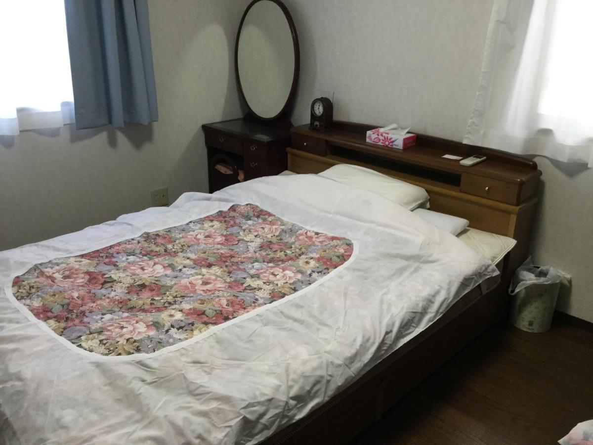 Guesthouse Cosmo Токушима Екстериор снимка